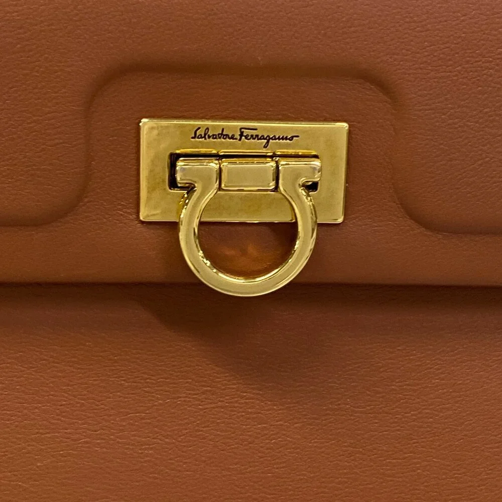 Salvatore Ferragamo Gancini Handbag 210400